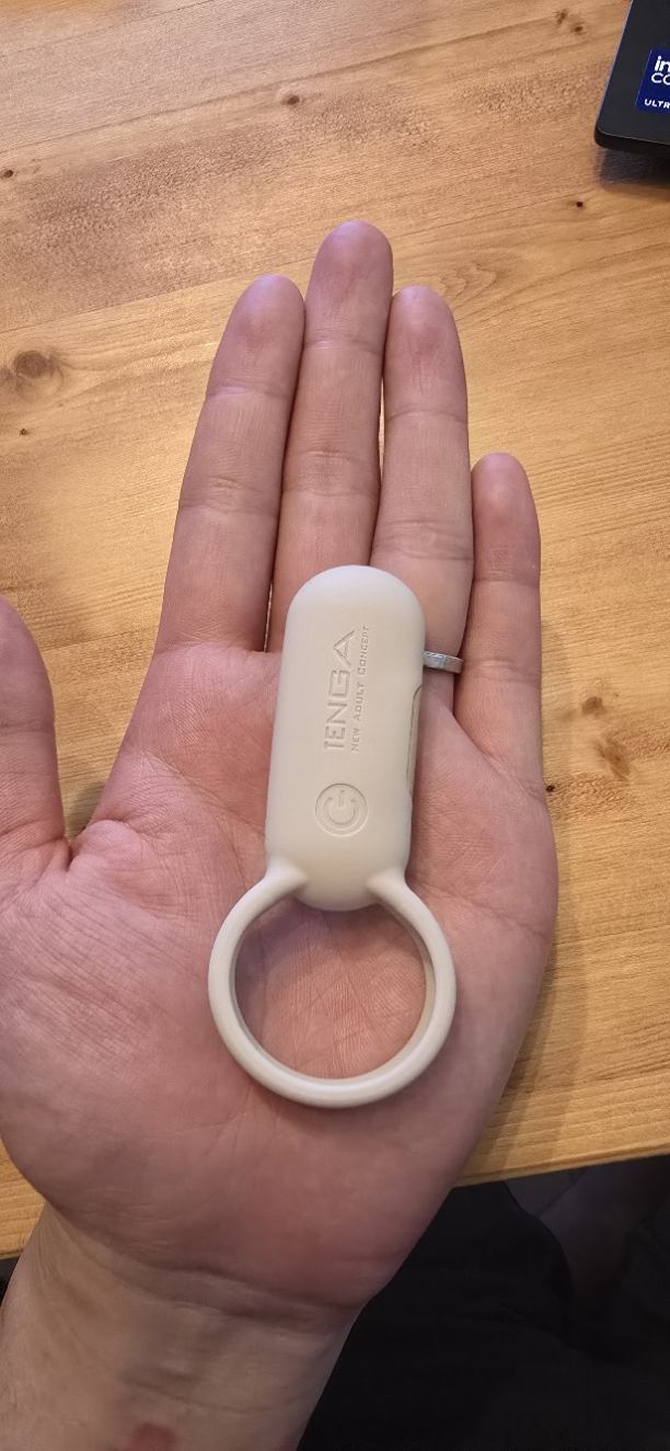 TENGA SVR 手のひらサイズ感